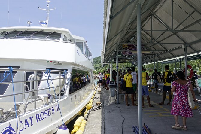 Cat Rose: Praslin Island / La Digue Island Fast Ferry - Comfort and safety on a high-speed catamaran