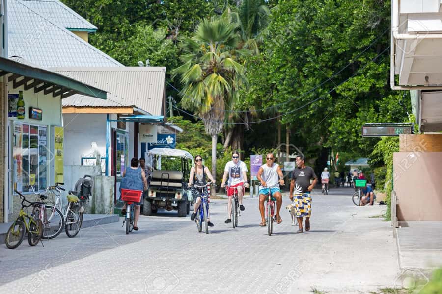From Mahe eden island to Praslin & Ladigue Daytrip - Price and logistics: what $271 covers, and what it doesn’t