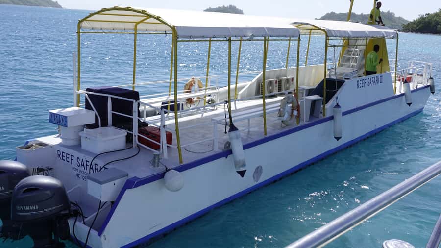 Mahe: St.Anne Marine National Park Reef Safari with Lunch - Creole Buffet Lunch with Live Guitar on Board
