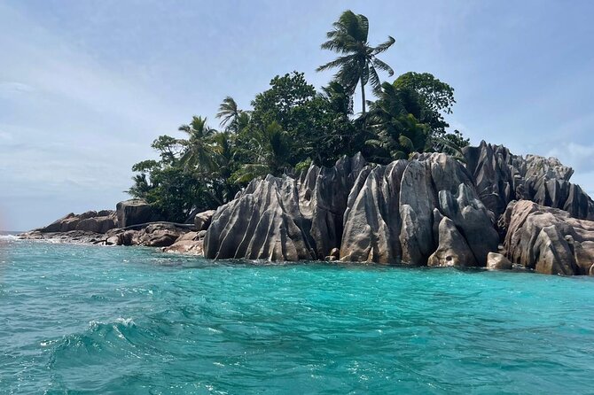 Omnibus service in Seychelles - Private Mahé airport transfers that feel like part of the trip