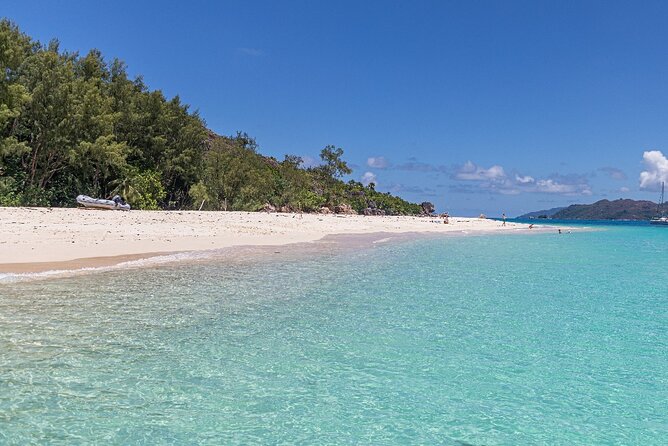 Praslin Curieuse, St Pierre &AnseLafarine fullday trip CreoleBBQ - St Pierre Island snorkeling at 2:00 pm: clear water and fish spotting