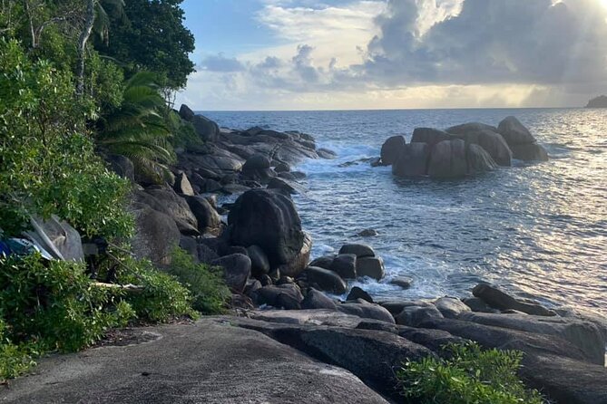 Rock Pool, dreamlike & unique experience | Mahé | Private hike | - Your guide in the story: route-finding and local details
