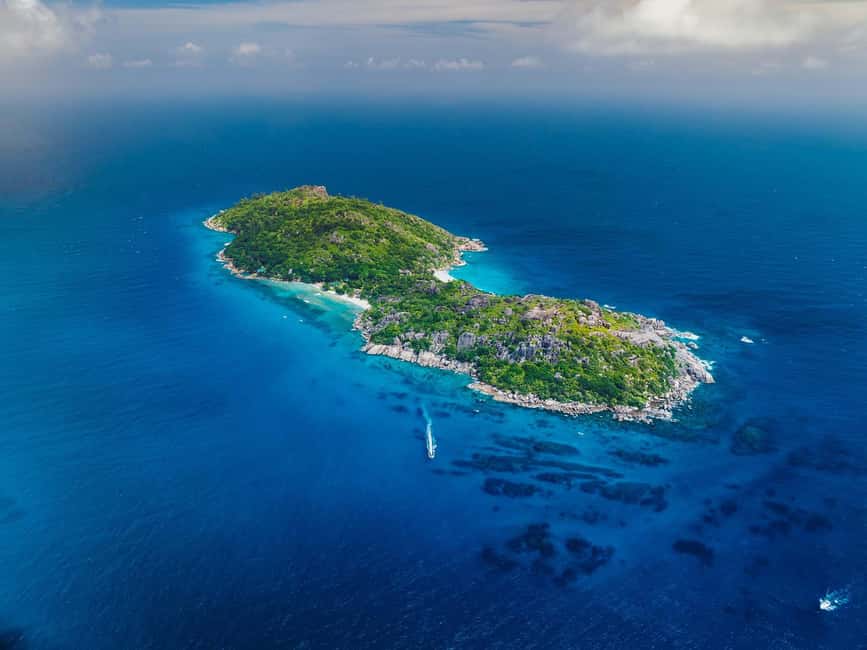 Sister, Coco, and Felicite Island: Seychelles Catamaran Tour - Coco and Félicité: how the islands shape the snorkel experience
