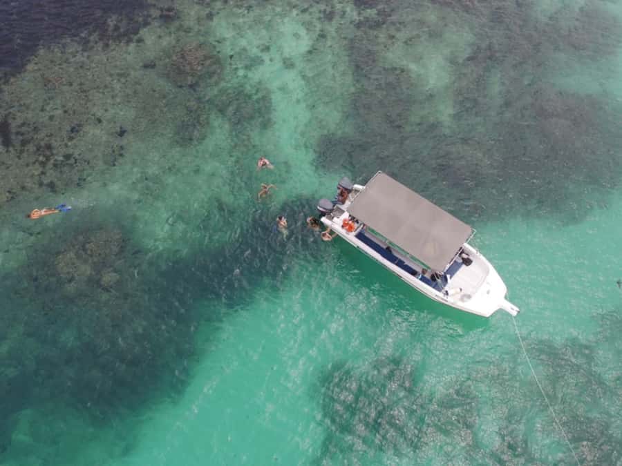 St. Anne Marine Park, Moyenne & Cerf Island Tour with Lunch - Long Island and Round Island sandbank at low tide: where the fun is the timing