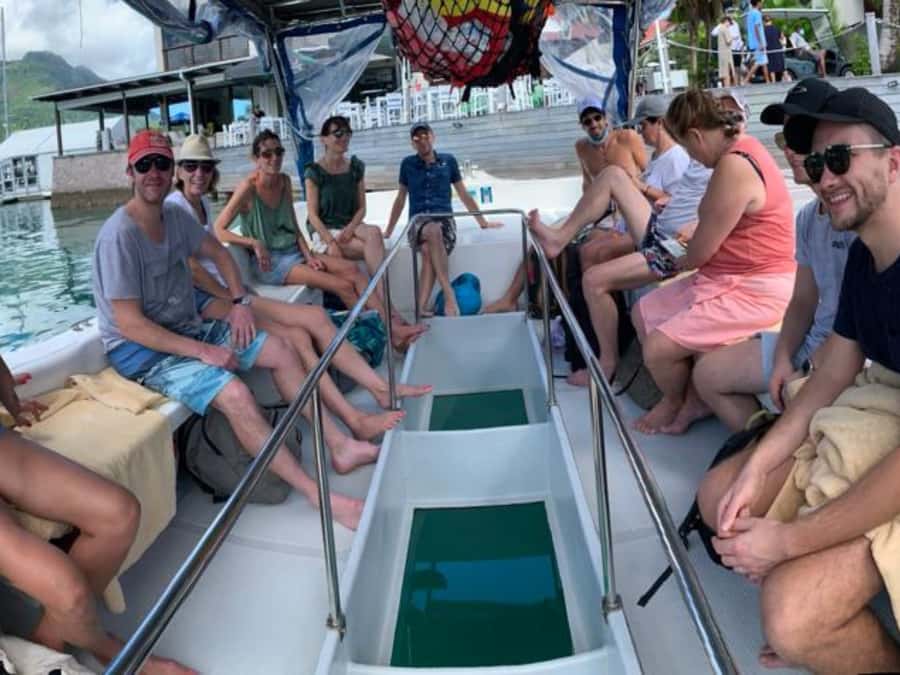 St. Anne Marine Park, Moyenne & Cerf Island Tour with Lunch - Snorkeling that fits real vacation energy: gear, timing, and fish feeding