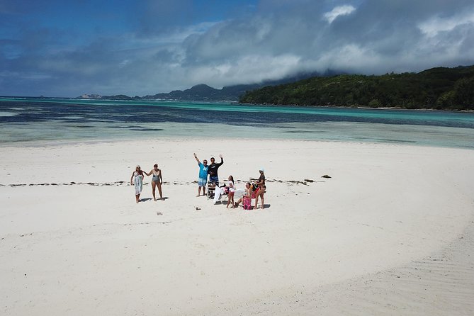 St Anne Marine Park & Moyenne Island, Creole Lunch (Private Boat) - Morning 9:00 am to 11:00 am: Snorkeling, Rays, Turtles, and Sandbanks