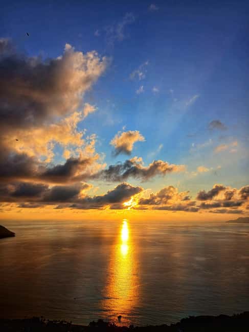 Sunset Explorer! Scenic Mountain Hike in Seychelles - Why a Morne Blanc sunset hike feels like a proper Seychelles evening