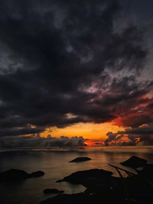 Sunset Explorer! Scenic Mountain Hike in Seychelles - The viewpoint: west and north coast of Mahé, plus island horizons