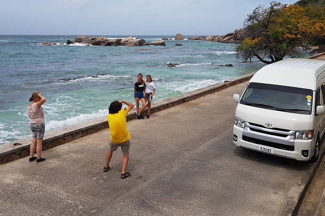 Taxi Services & Transfers on Praslin Island - Finding your driver fast at Praslin Island Airport